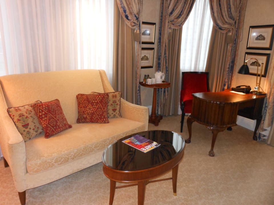 Suite 816 - Sitzgelegenheit The Ritz-Carlton, Budapest