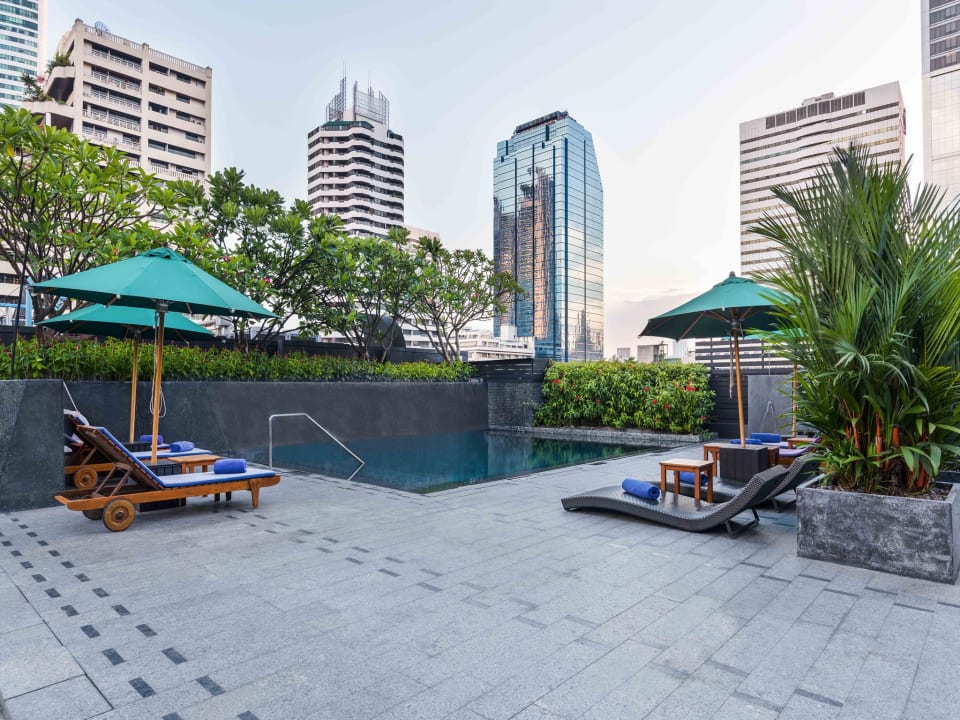 Pool Maitria Hotel Sukhumvit 18 Bangkok - A Chatrium Collection