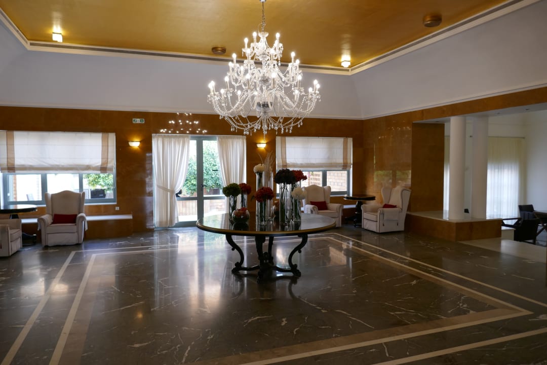 Lobby Bella Beach Hotel