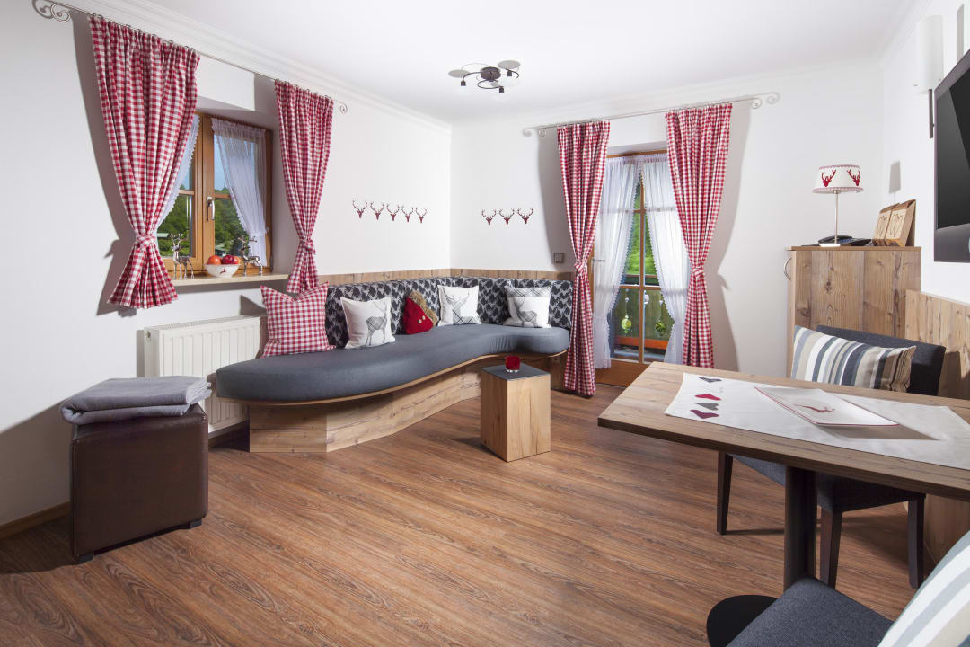 Zimmer Gästehaus und FeWo Egglerlehen