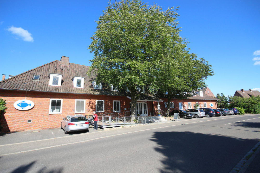 Straßenfront Hotel Alte Fischereischule