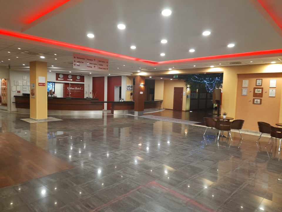 Lobby Qubus Hotel Legnica