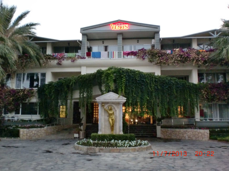 HAupteingang Bieno Club Venüs Hotel &Spa