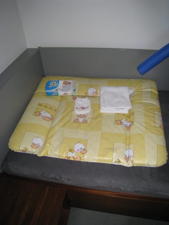 Wickelauflage mit Feuchttüchern inkl. All In Red Thermenhotel