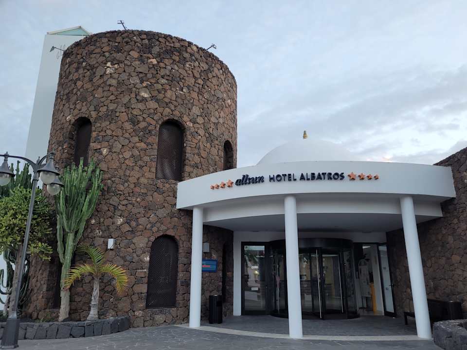 Außenansicht allsun App.-Hotel Albatros