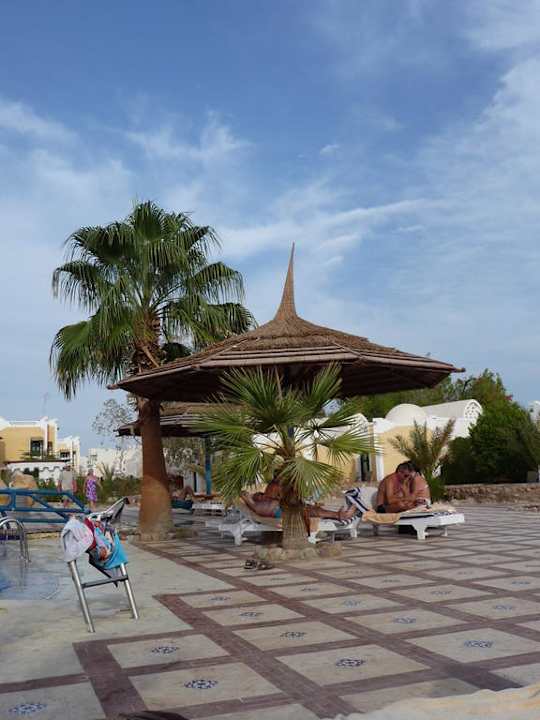 Basen przy hotelu Hotel El Faraana Reef Resort