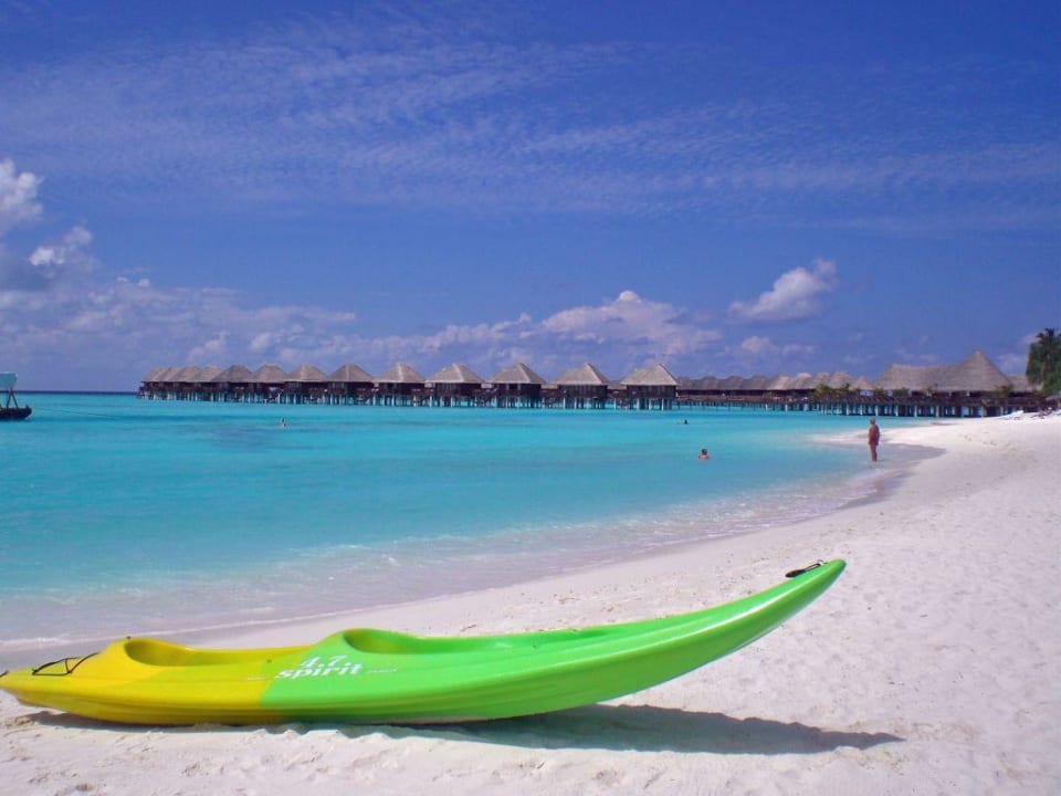 Kanu mit Wasserbungalows Sun Siyam Vilu Reef
