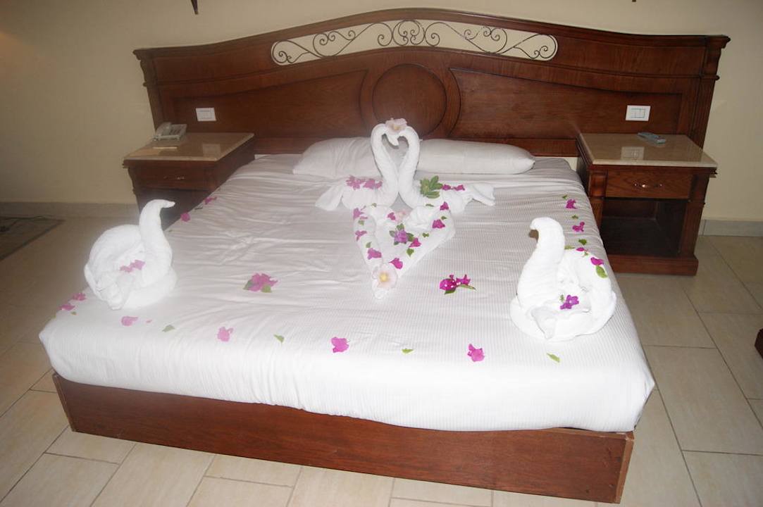 Dzieło obsługi pokoju Regency Plaza Aqua Park & Spa