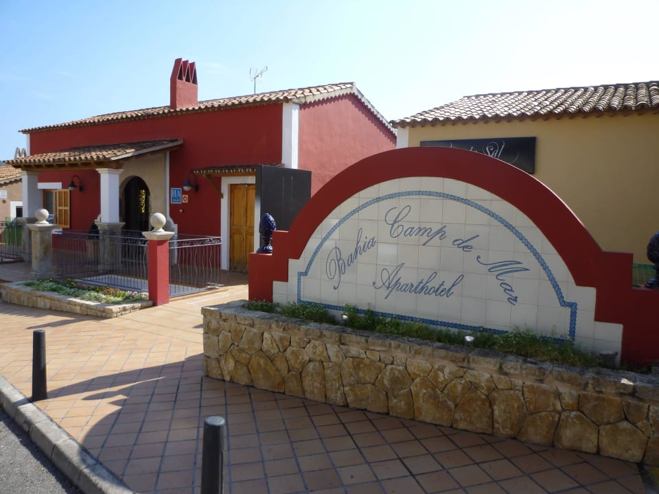 Eingang BAHÍA SUITES CAMP DE MAR