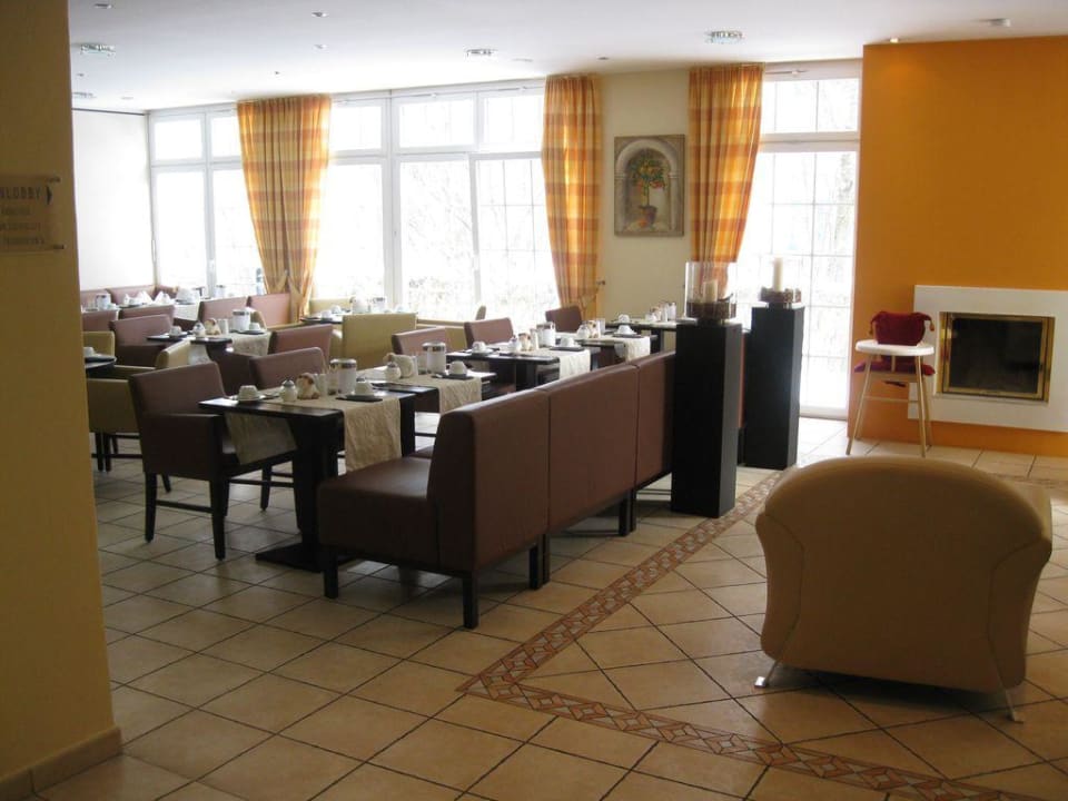 Offener Restaurant-Lobby-Bereich BLOCK Hotel & Living