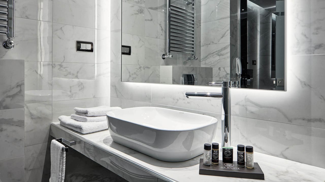 Zimmer Ionian Suites by Bruskos