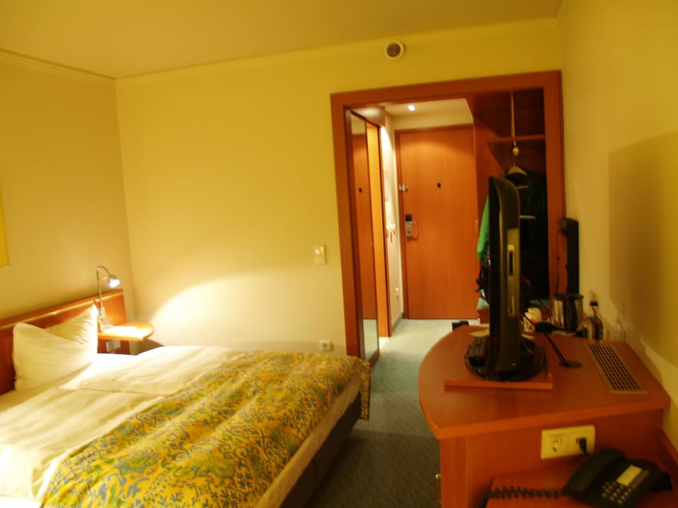 Standard Zimmer Plus Steigenberger Conti Hansa