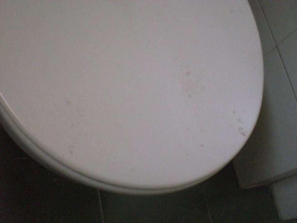 Toilettedeckel - bitte genauer hinschauen Hotel Vista Golf