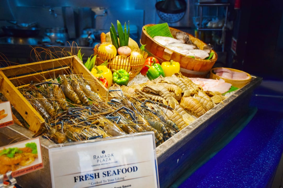 Gastro Ramada Plaza by Wyndham Bangkok Menam Riverside