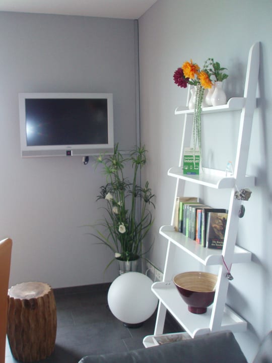 Teilansicht mit TV Haus Residenz am Yachthafen Hamer Ferienappartements