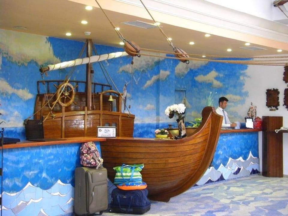 Lobby Pirate's Beach Club