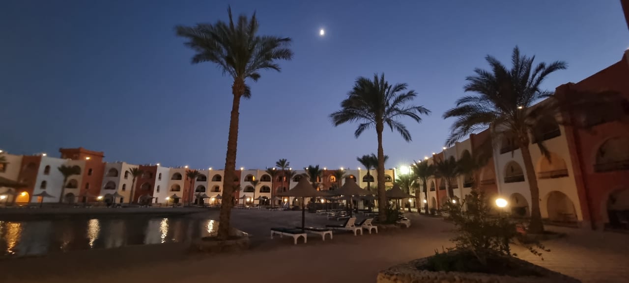 Strand Arabia Azur Resort