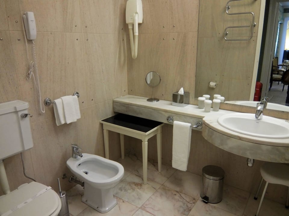 Bad Superior Room Hotel Avenida Palace