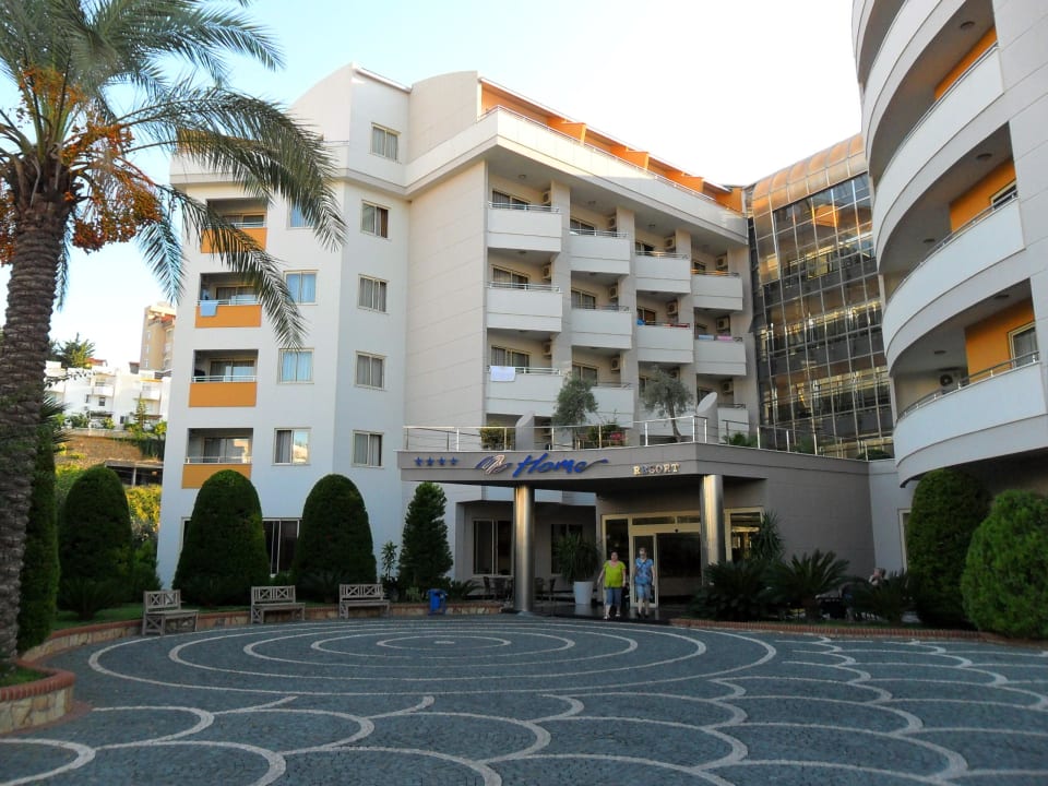 Der Eingang vom Hotel My Home Resort