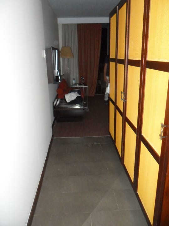 Schrank Salobre Hotel Resort & Serenity