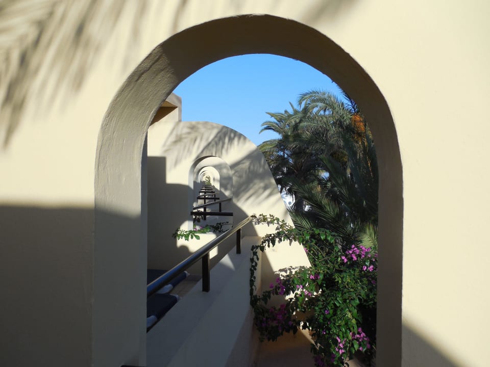 Vom Balkon aus den rechten Durchblick Garden & Sea Boutique Lodging by LIVVO