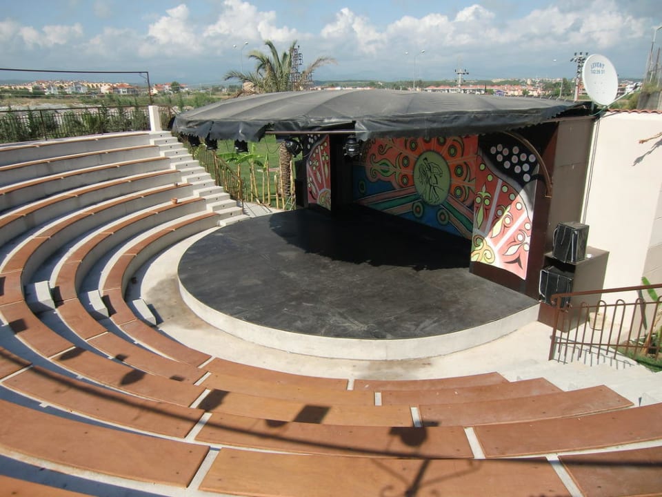 Neue Show Theater FUN&SUN Smart Hane Sun Hotel