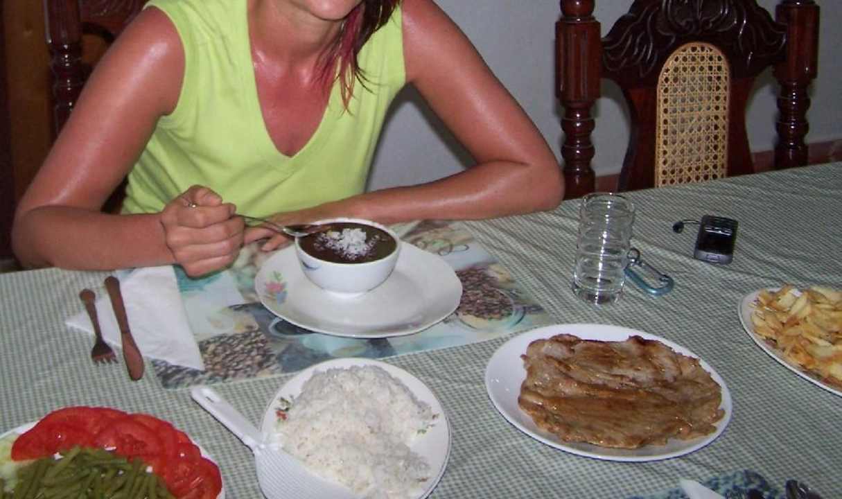 Jídlo Gelacio y Lourdes (Hostal)