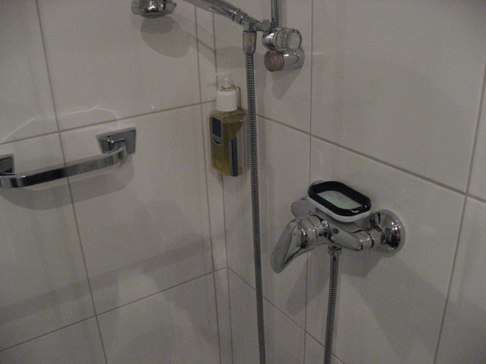 Keine Ablage für Seife in der Duschkabine Hotel Terrassenhof