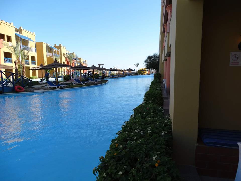 Blick zum pool Titanic Beach Spa & Aqua Park