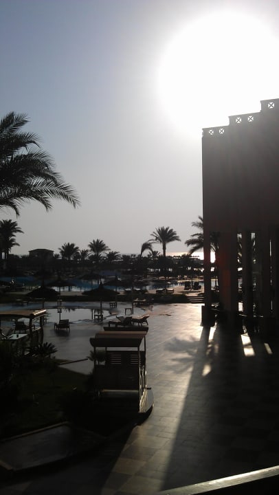 Sonnenaufgang Beach Albatros Resort