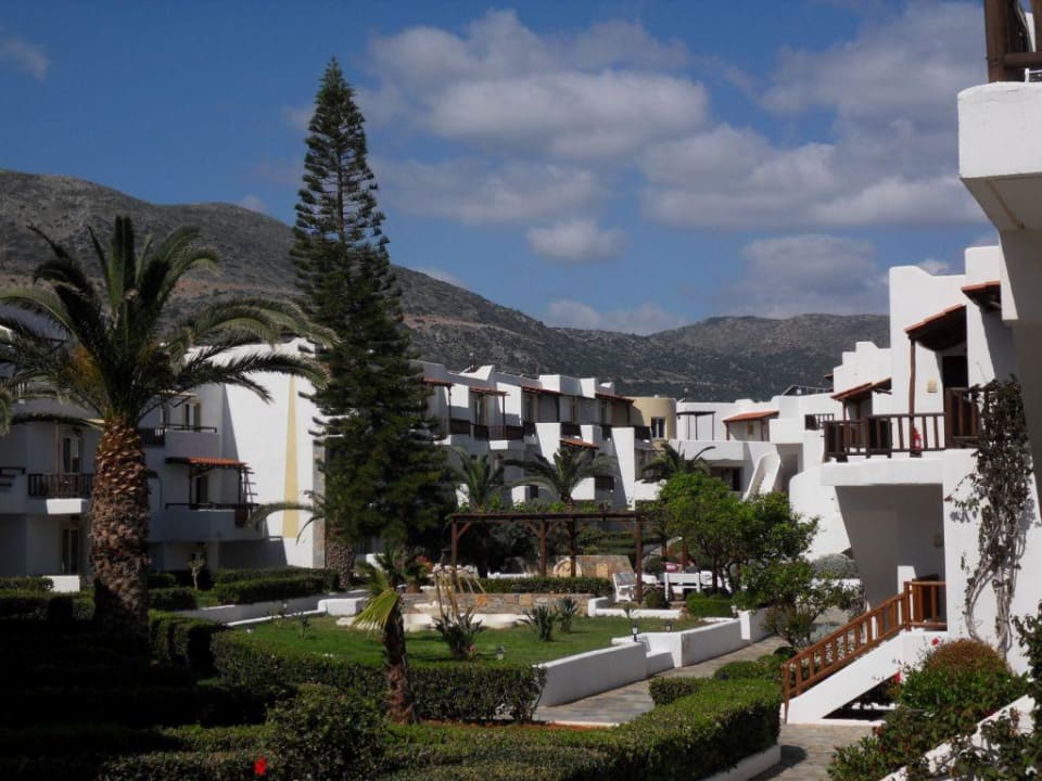 Innenhof Alexander Beach Hotel & Village Resort