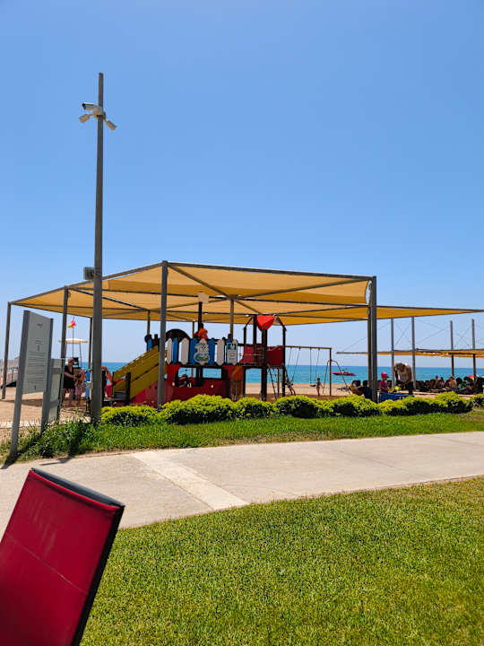Strand Blue Waters Club