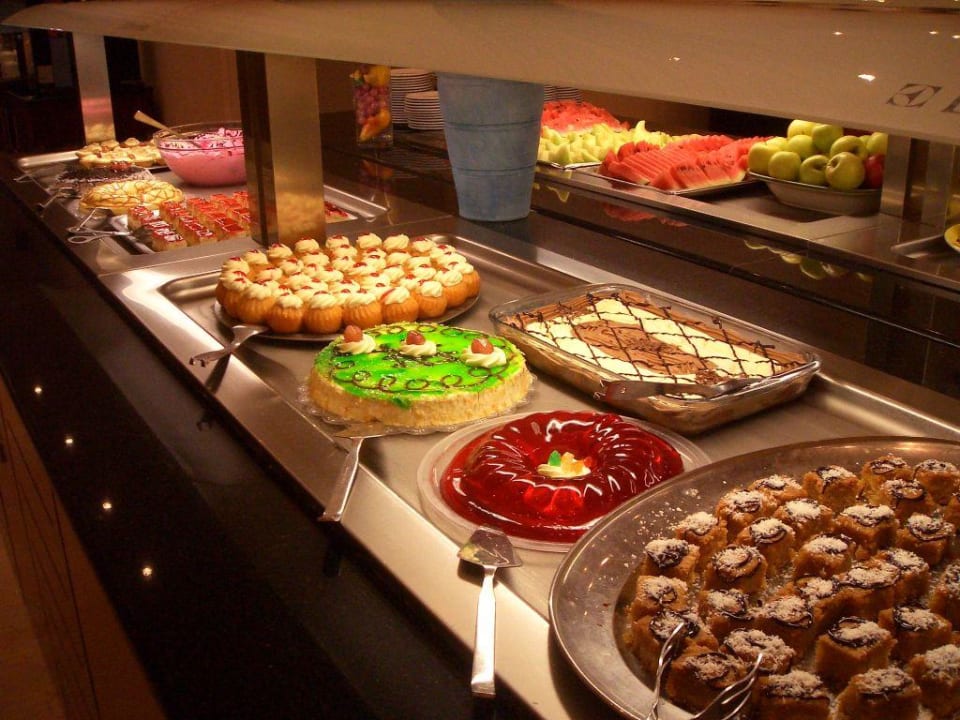 Buffet am Abend Kresten Palace Hotel