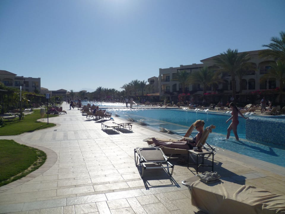 Noch ein Pool... JAZ Aquamarine Resort