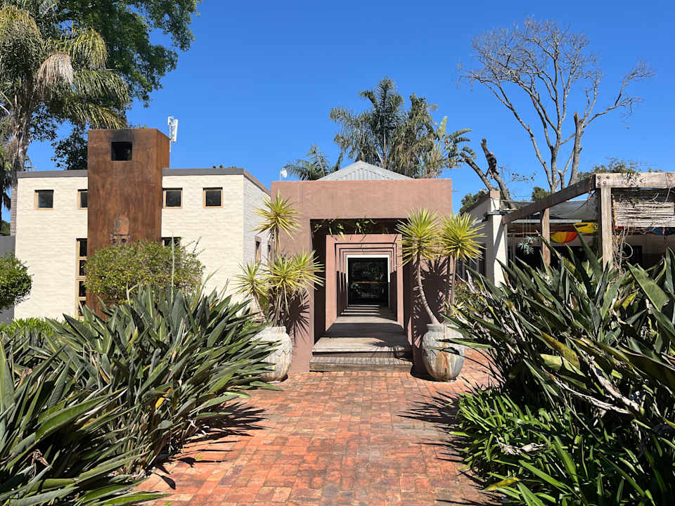 Außenansicht Hotel Lily Pond Lodge