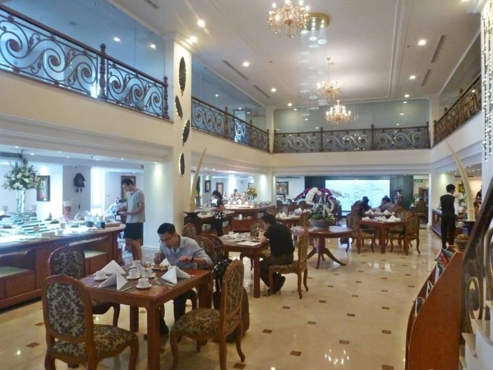 Frühstück im Saigon Palace Restaurant Hotel Grand Saigon