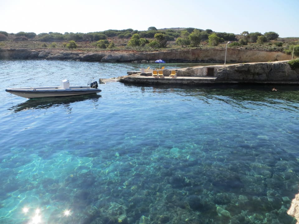 Blick vom Hotel zum Strand Comino Hotel & Bungalows