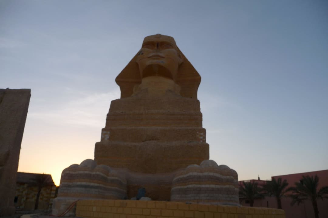  Freiluftarena mit Bühne und allen wichtigen Sehen Pickalbatros Alf Leila Wa Leila Resort - Neverland Hurghada