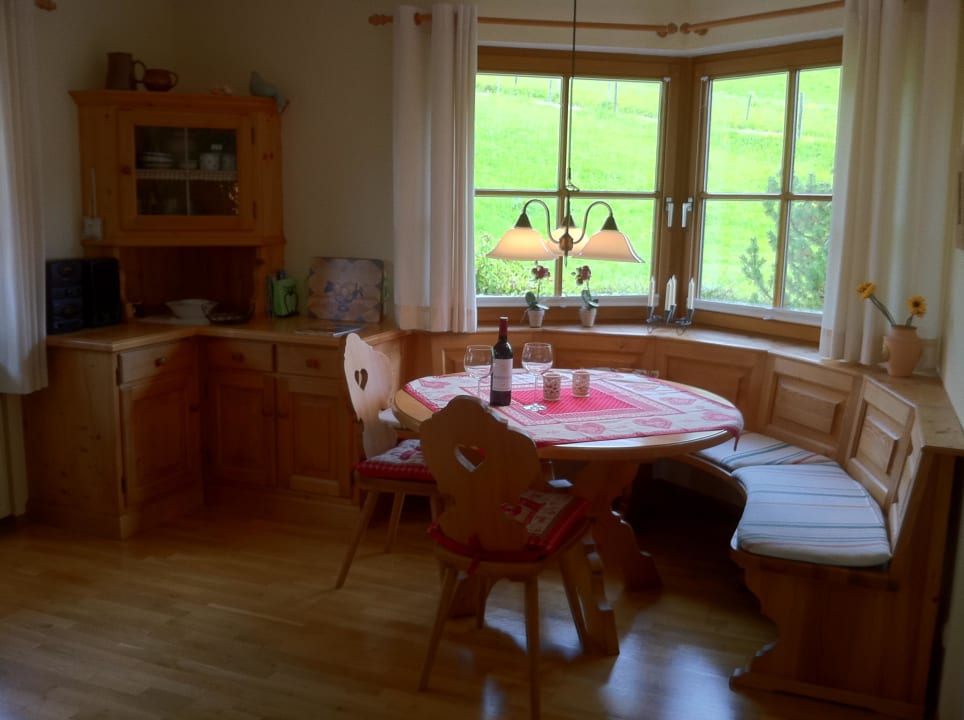 Bayersische Sitzecke Ferienwohnung Almstüberl