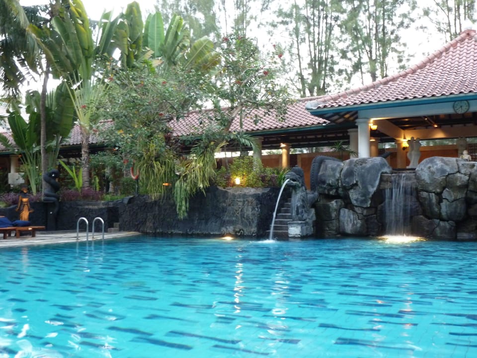 Pool Melia Purosani Yogyakarta