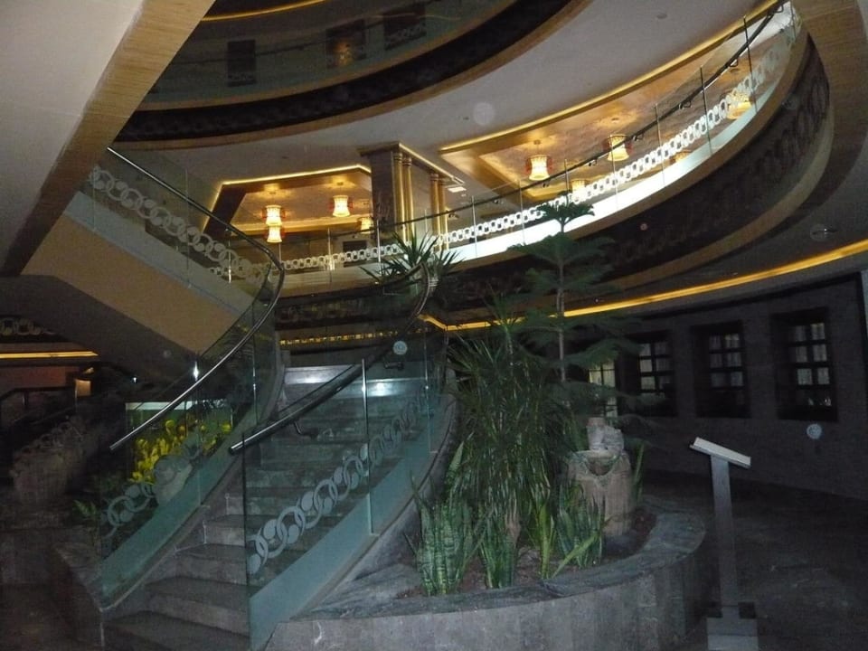Aufgang zur Lobby Hotel Royal Dragon