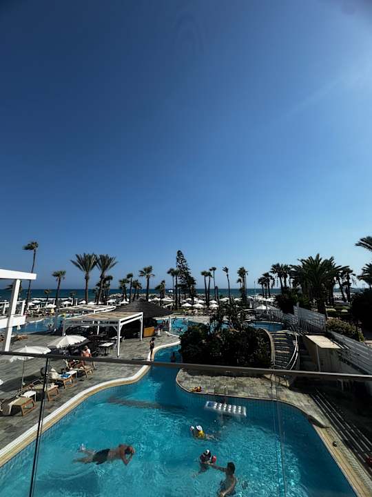 Pool The Golden Bay Beach Hotel