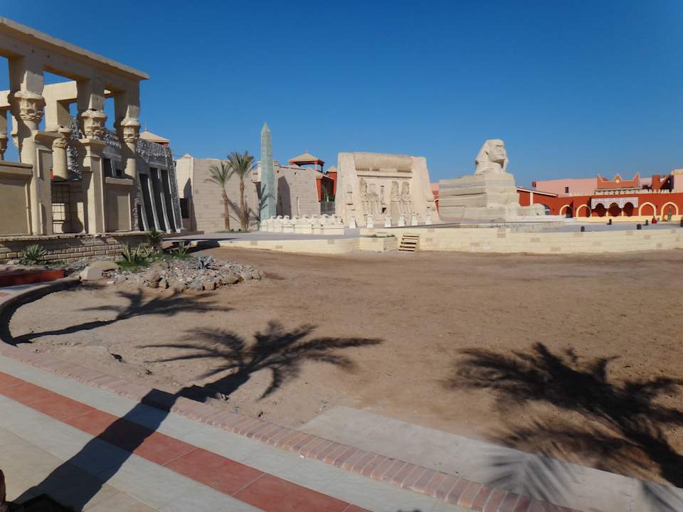 Arena für die abendliche Pferde-Show Pickalbatros Alf Leila Wa Leila Resort - Neverland Hurghada