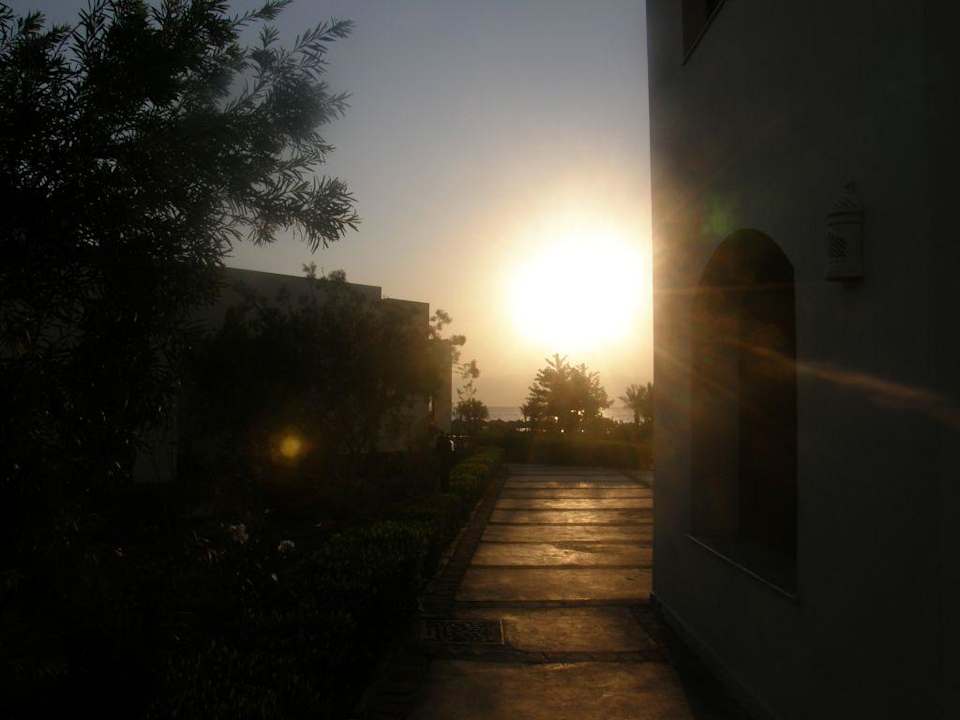 Wschód słońca Aquis Taba Paradise Resort