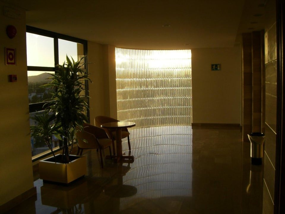 Flur vor dem Aufzug 5. Stock Welikehotel Marfil Playa