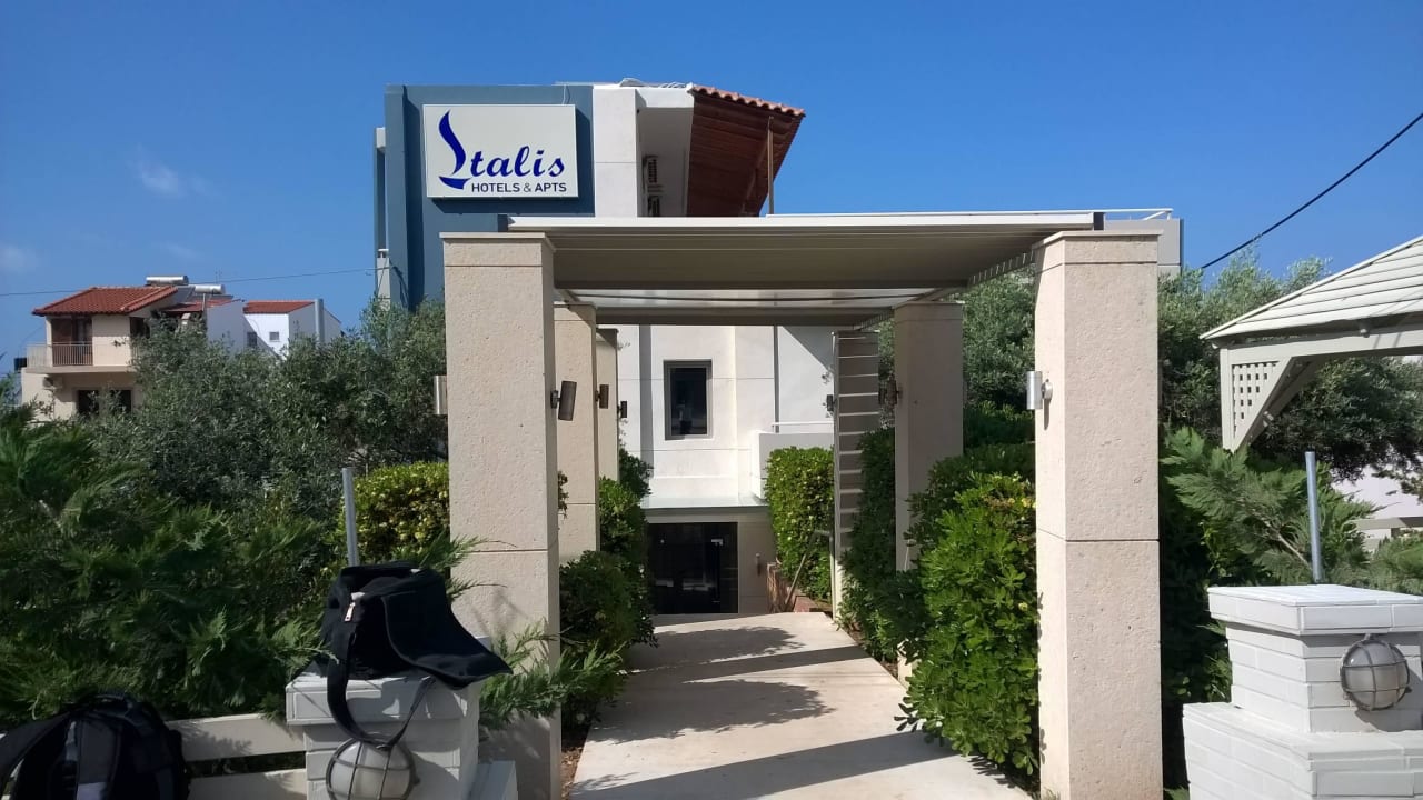 Dort hält der Bus, Hintereingang Hotel Aparthotel Eleni Beach