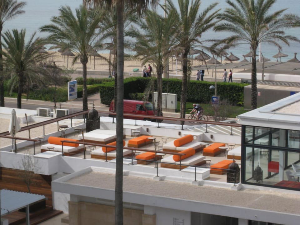 Lounge Bar am Pool/ Dachterrasse Iberostar Waves Bahia de Palma
