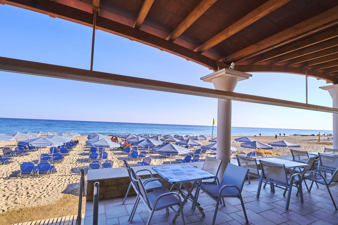 Strand Hotel Eva Bay