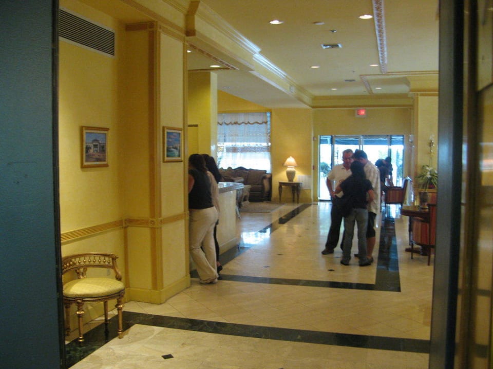 Links der Empfang Hotel Red South Beach