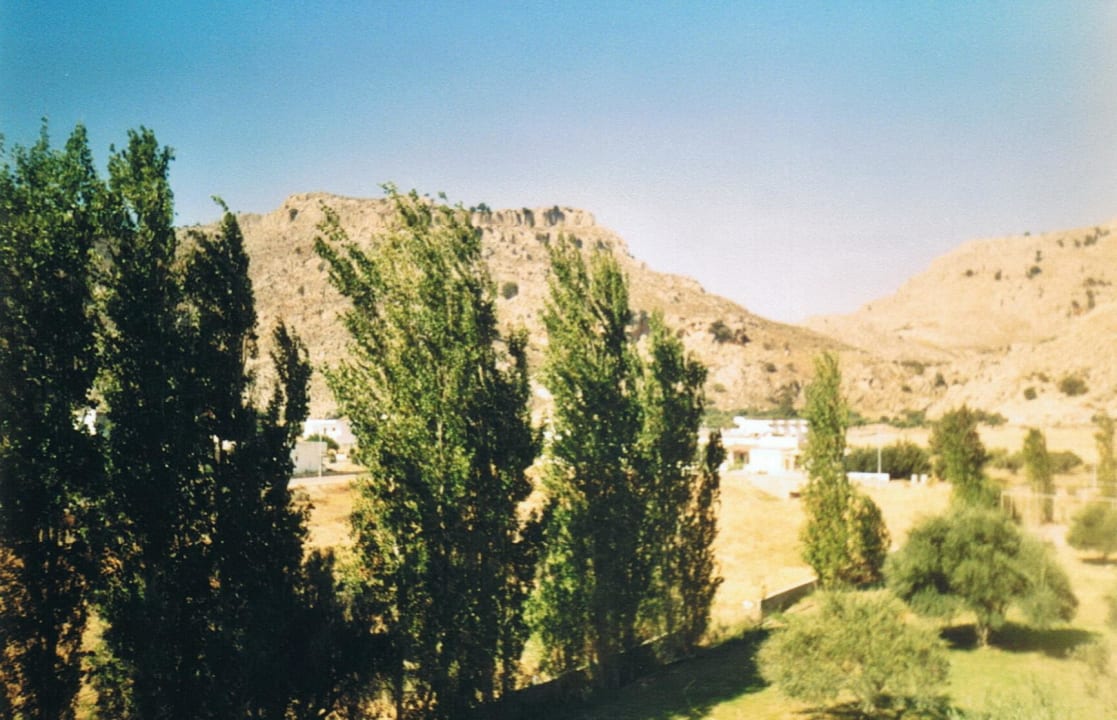Blick vom Balkon ins karge Hinterland Marianna Palace Hotel